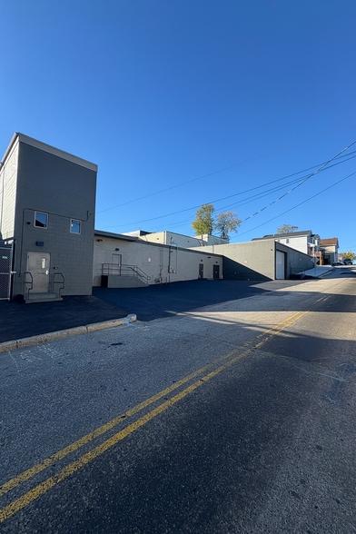 More Photos Of 162 O'Connell St, Providence Warehouse For Lease
