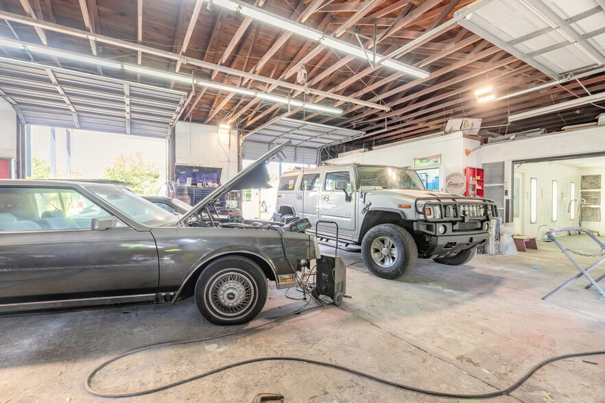 More Photos Of 635 Carswell Ave, Holly Hill Auto Repair For Sale