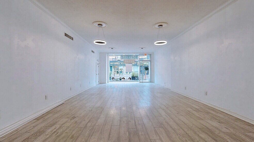 More Photos Of 715-717 Queen St E, Toronto Storefront Retail Office For Lease