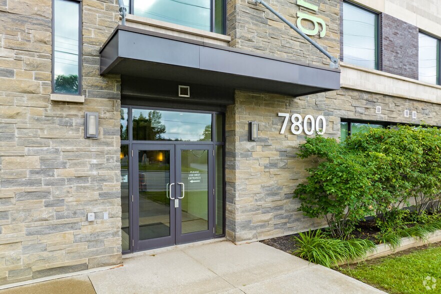 More Photos Of 7800 Kennedy Rd, Markham Medical For Sale