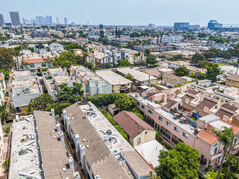 More Photos Of 1728 Granville Ave, Los Angeles Apartments For Sale