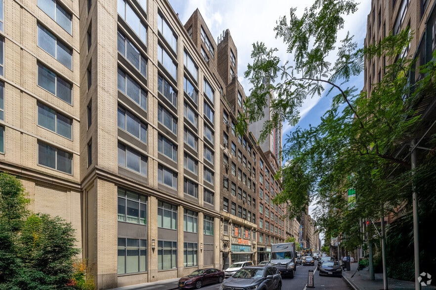 More Photos Of 323-325 W 37th St, New York Office For Lease