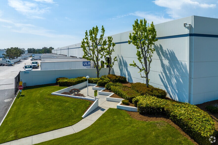 More Photos Of 9275 Buffalo Ave, Rancho Cucamonga Warehouse For Lease