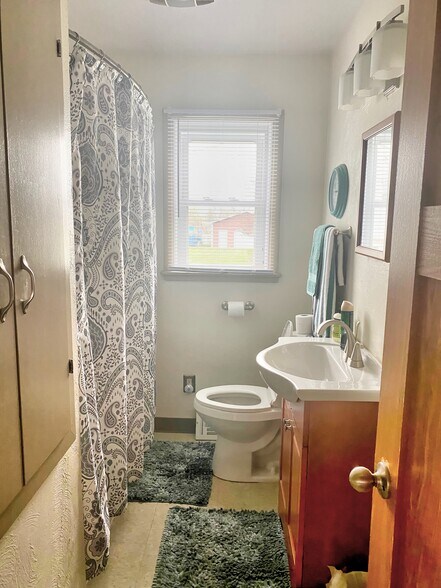 More Photos Of 5414 Homegardner Rd, Castalia Apartments For Sale