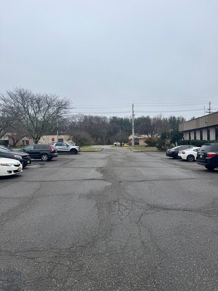 More Photos Of 133 Bauer Dr, Oakland Warehouse For Sale