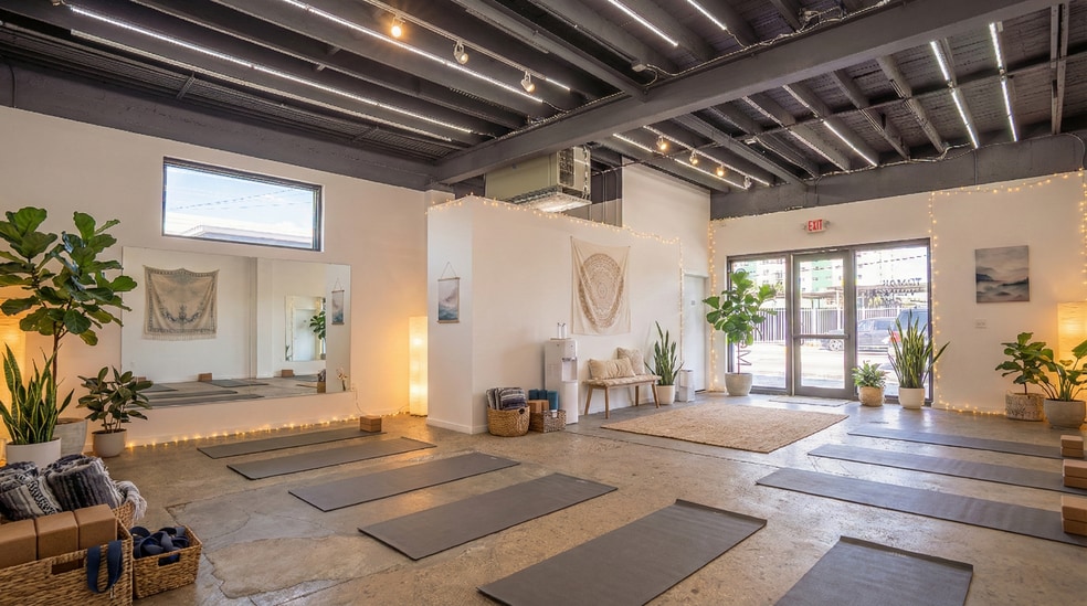 More Photos Of 230 NW 71st St, Miami Warehouse For Lease