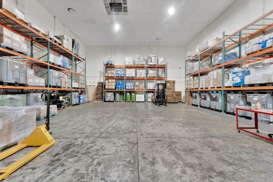 More Photos Of 2201 NW 102nd Pl, Miami Warehouse For Sale