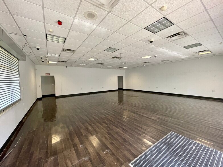 More Photos Of E Innes St, Salisbury Unknown For Lease