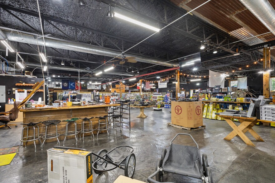More Photos Of 367 State Highway 155 N, Gilmer Bar For Sale