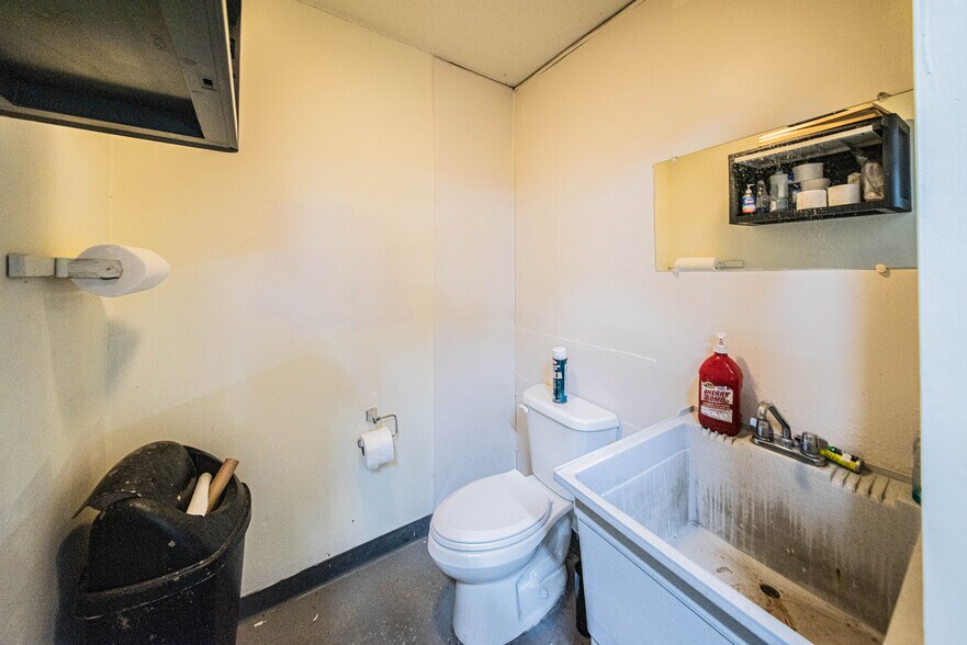 More Photos Of 72 Satellite Ln, Calvert City Industrial For Sale