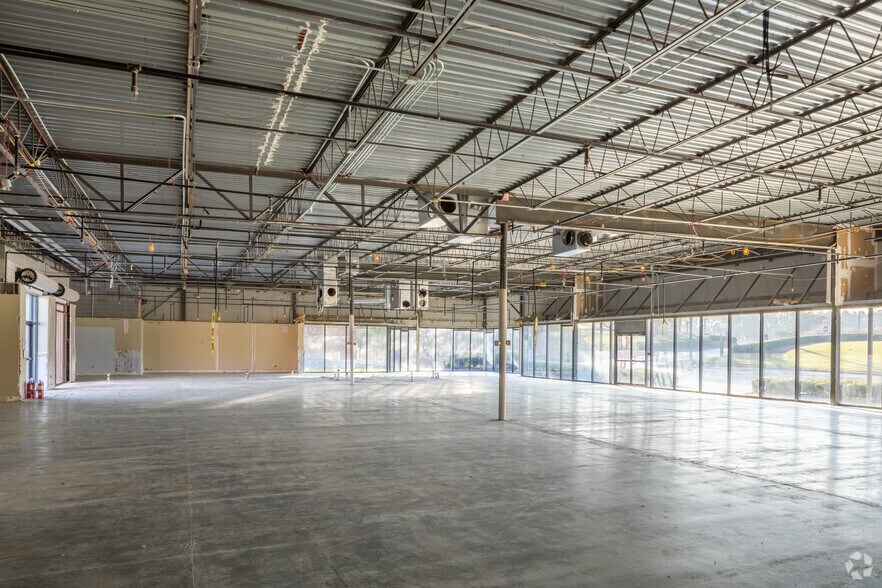 More Photos Of 3025 Breckinridge Blvd, Duluth Unknown For Lease