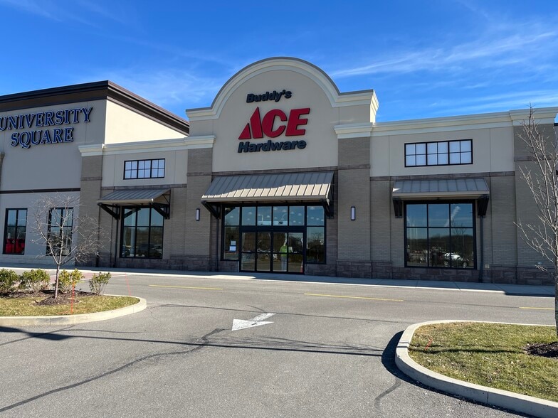 More Photos Of 2830-2832 Gracy Center Way, Coraopolis Unknown For Lease