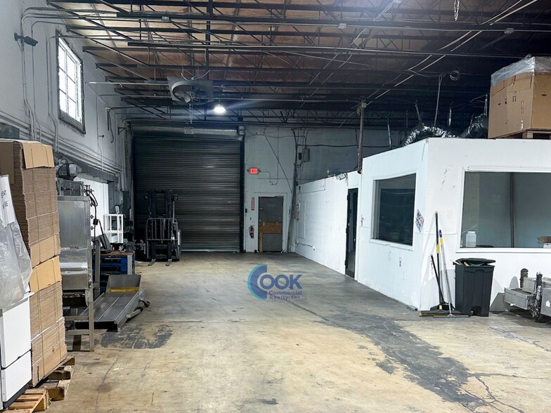 More Photos Of 680 W 18th St, Hialeah Warehouse For Lease