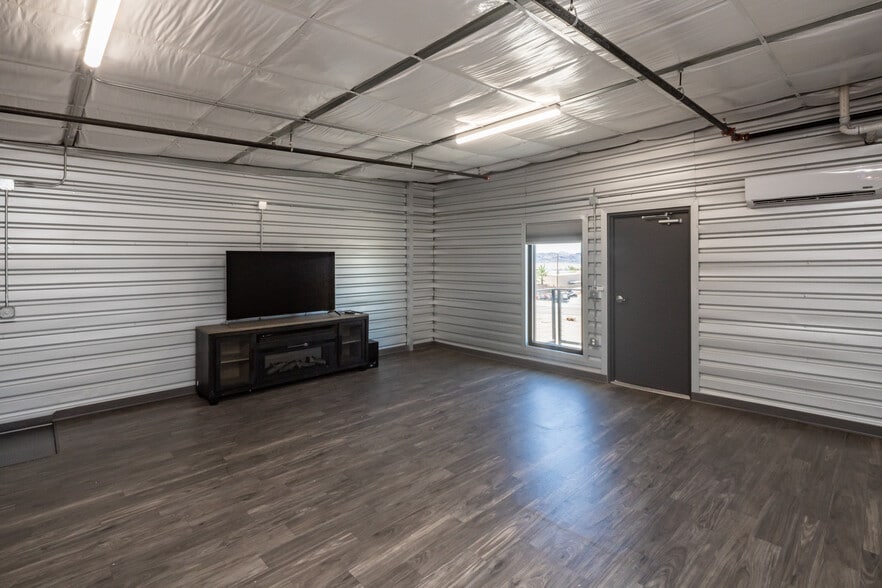 More Photos Of 3204 Sweetwater Ave, Lake Havasu City Self Storage For Sale