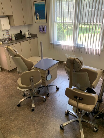 More Photos Of 98 Spencer Plain Rd, Old Saybrook Medical For Lease