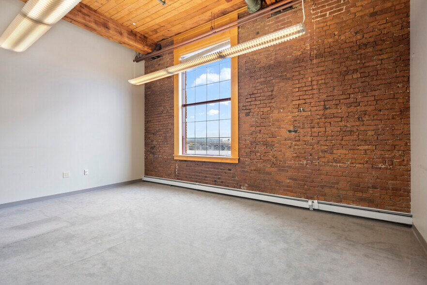 More Photos Of 40 Beaver St, Albany Office For Lease