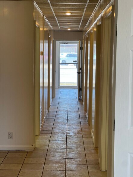 More Photos Of 203 S Main St, Andrews Office For Sale