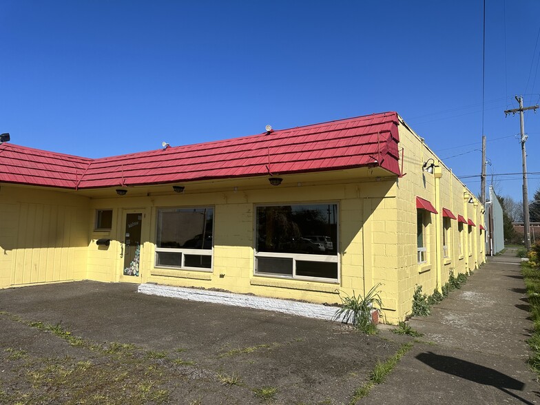 More Photos Of 510-520 Greenwood St, Junction City Restaurant For Sale