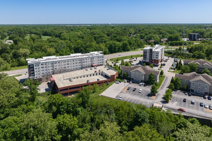 More Photos Of 1010 Enclave Blvd, Edwardsville Apartments For Sale