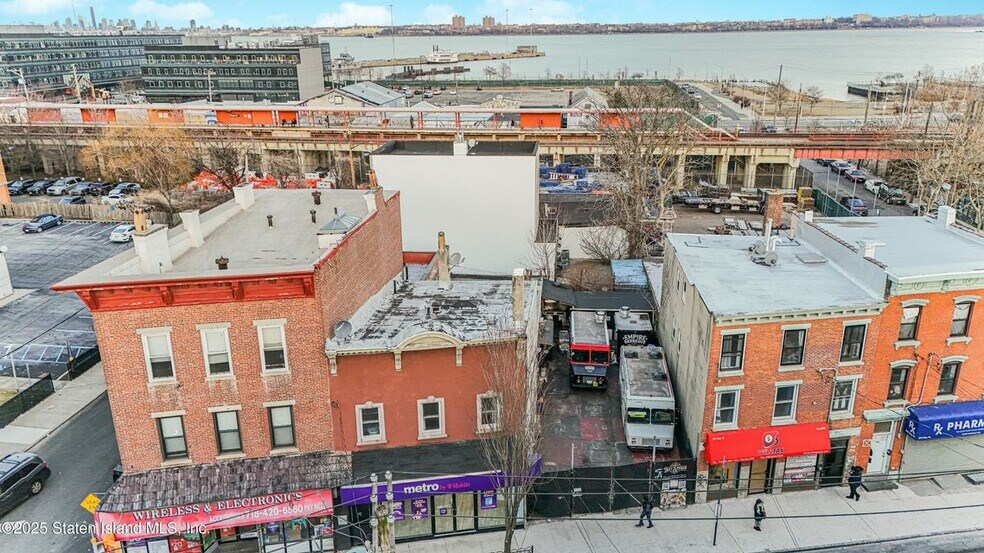 More Photos Of 587 Bay St, Staten Island Storefront Retail Residential For Sale