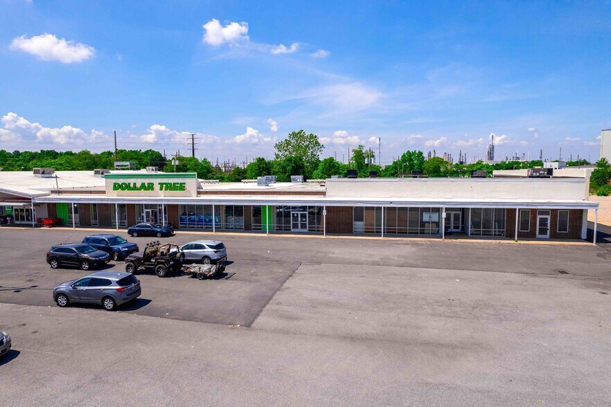 More Photos Of 1047 Broad St, Paulsboro Unknown For Lease