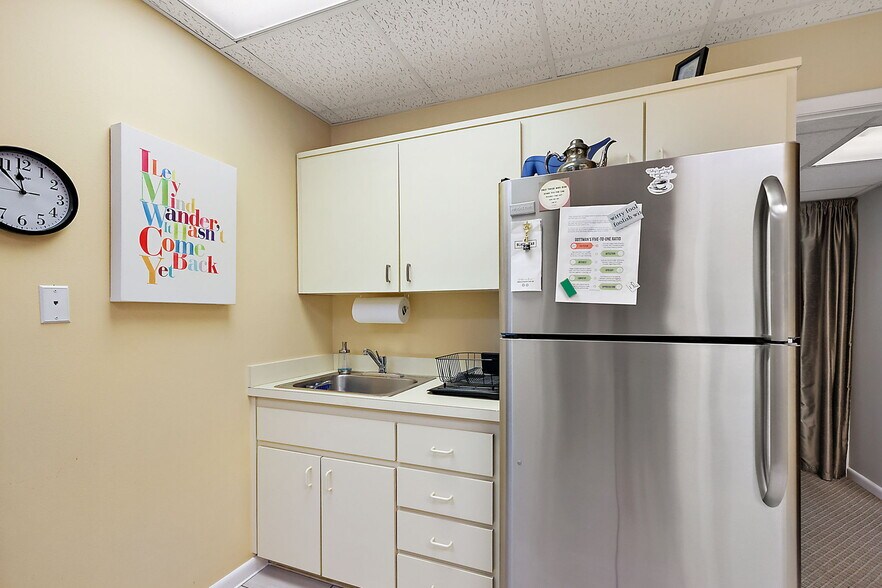 More Photos Of 609 W Montrose St, Clermont Office For Sale