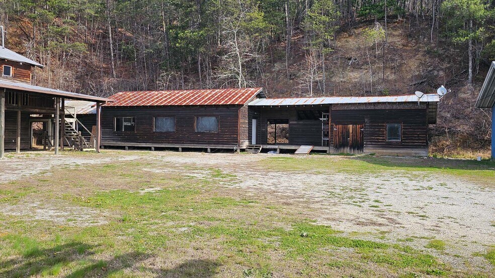 More Photos Of 5987 Highway 441, Wiley Storefront Retail Office For Sale