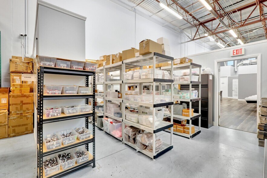 More Photos Of 1200 S Rogers Cir, Boca Raton Warehouse For Lease