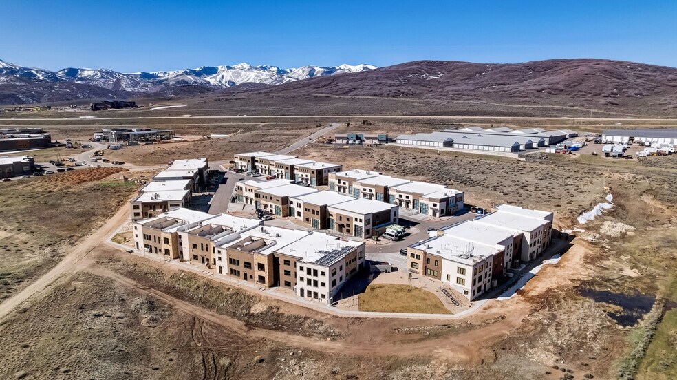 More Photos Of 4554 Forestdale Dr, Park City Light Manufacturing For Lease