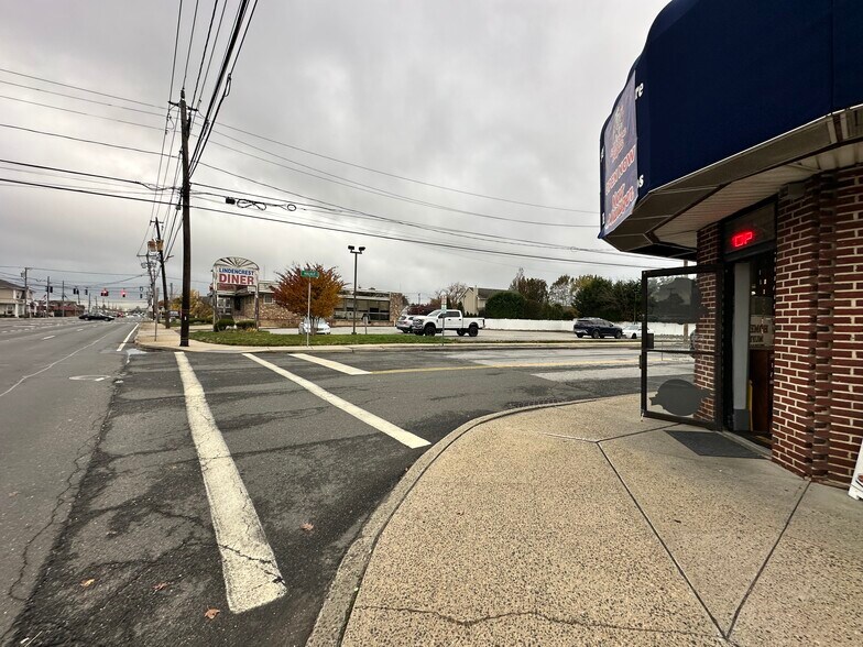 More Photos Of 322 W Montauk Hwy, Lindenhurst Freestanding For Lease