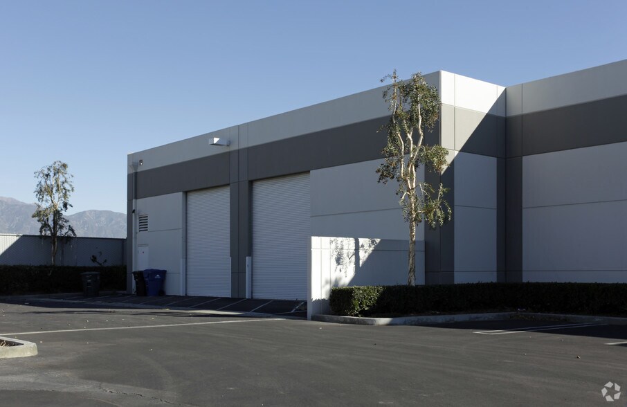 More Photos Of 1610 S Grove Ave, Ontario Warehouse For Lease