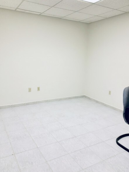 More Photos Of 8370 W Flagler St, Miami Medical For Lease