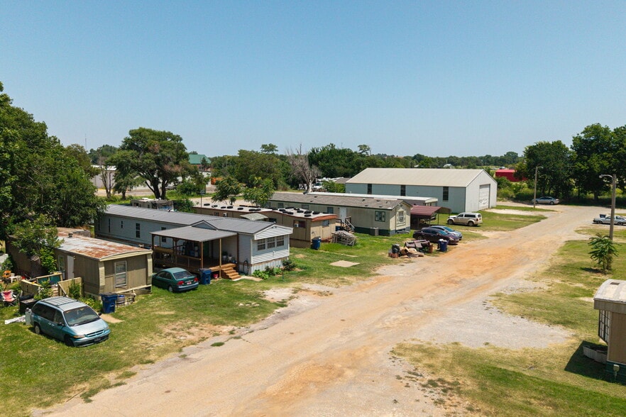 More Photos Of 603 S 3rd St, Kingfisher Manufactured Housing Mobile Home Park For Sale