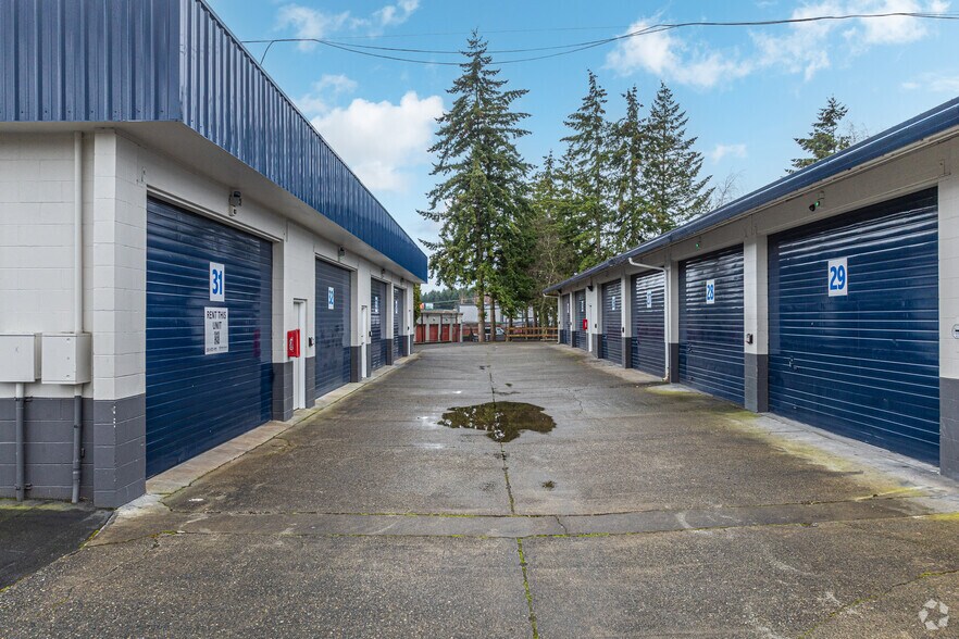 More Photos Of 2415 70th Ave W, University Place Self Storage For Lease