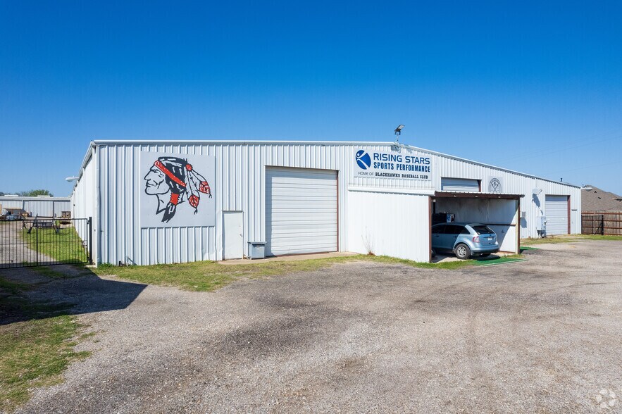 Primary Photo Of 3575 Thompson Rd, Keller Warehouse For Lease
