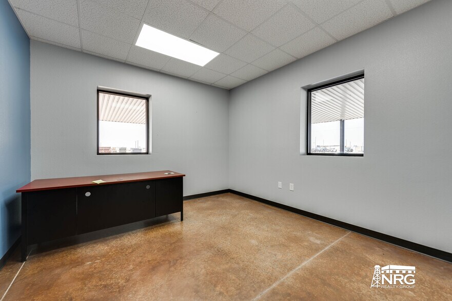 More Photos Of 10911 W County Road 47, Midland Warehouse For Lease
