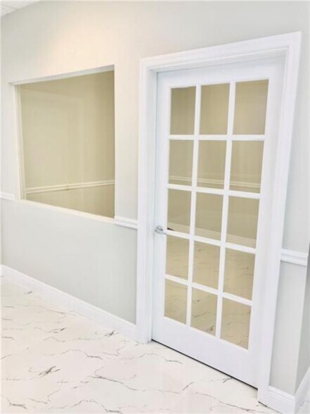 More Photos Of 1801-1867 Banks Rd, Margate Office For Lease