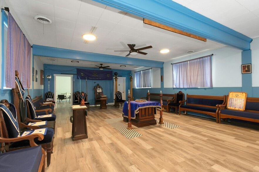 More Photos Of 37 Old Route 9W, New Windsor Township Specialty For Sale