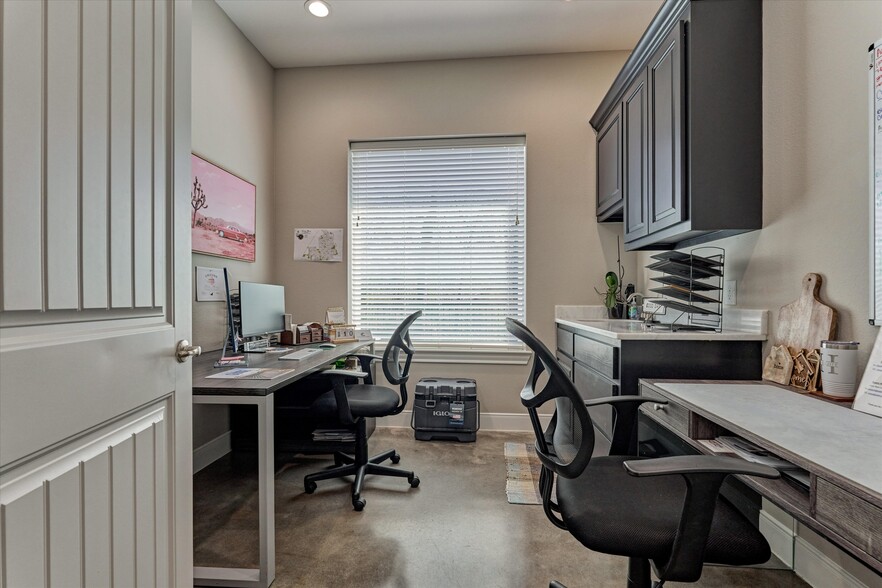 More Photos Of 1902 Longmire Road, Conroe Medical For Lease