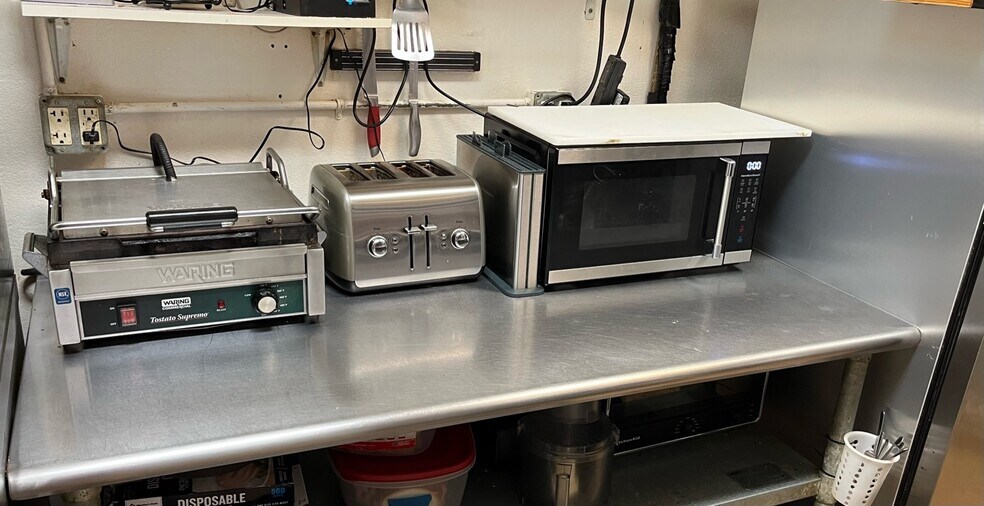 More Photos Of 6661 Bowden Rd, Jacksonville Fast Food For Lease