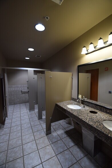 More Photos Of 650 SW Columbia St, Bend Medical For Sale