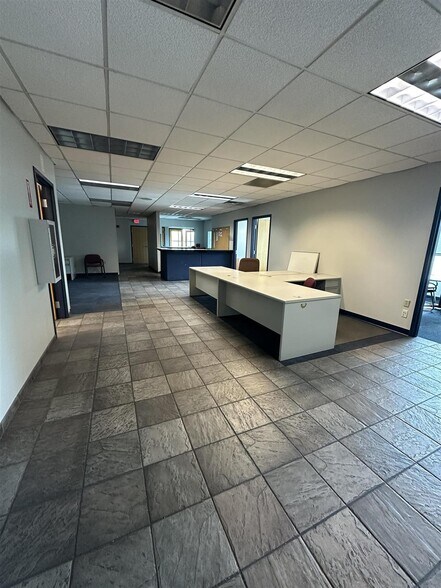 More Photos Of 1011 Veterans St, Mauston Manufacturing For Sale