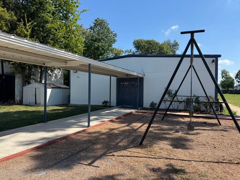 More Photos Of 2430 Campbell Rd, Houston Religious Facility For Sale