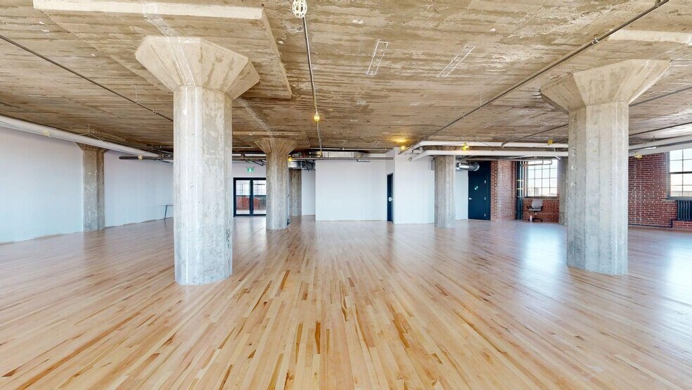 More Photos Of 400 Av Atlantic, Montréal Office For Lease