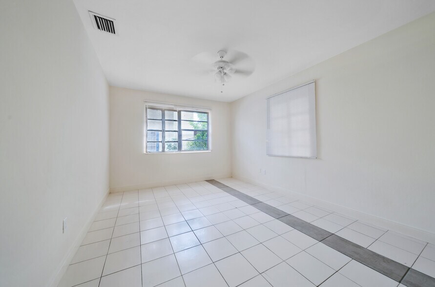 More Photos Of 931 SW 3rd St, Miami Apartments For Sale