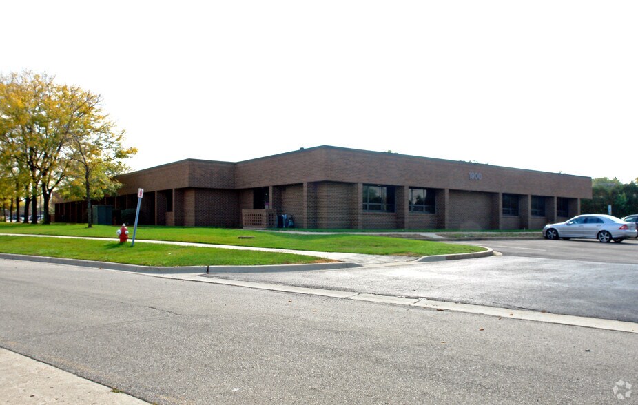 Primary Photo Of 100 Hillcrest Blvd, Schaumburg Office For Lease