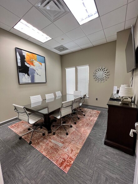 More Photos Of 911 Outer Rd, Orlando Office For Sale