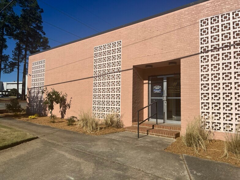 Primary Photo Of 811 N Cobb St, Milledgeville Medical For Lease