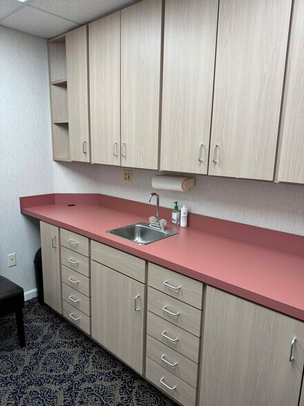 More Photos Of 6 Auer Ct, East Brunswick Office For Sale