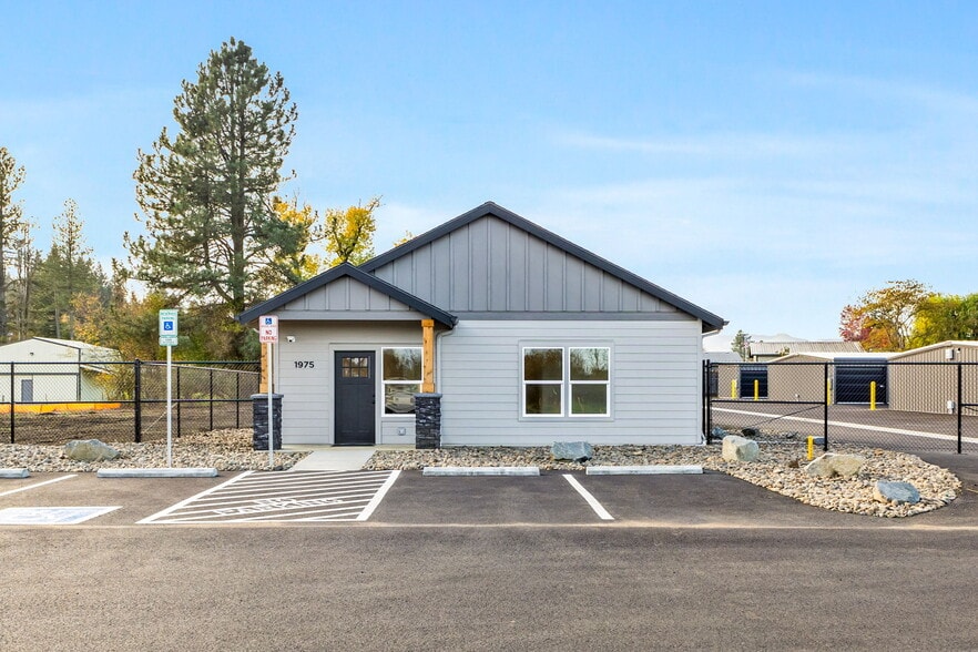 More Photos Of 12755 Clow Corner Rd, Dallas Self Storage For Sale